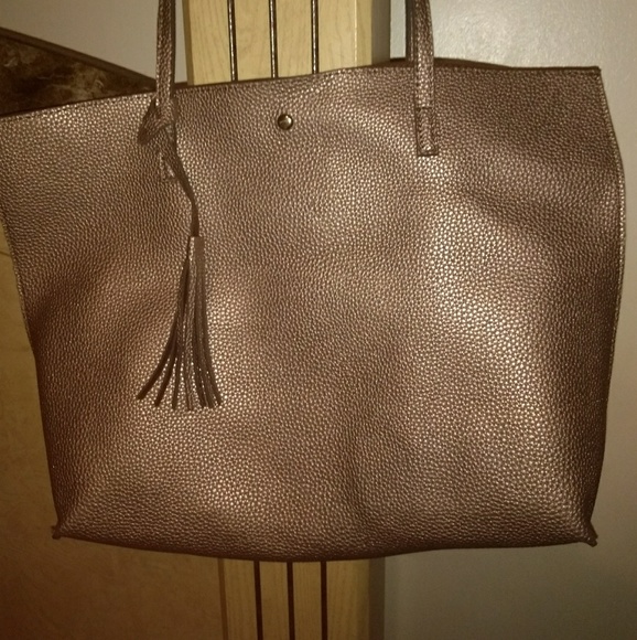 Large Gold Tote - Picture 2 of 4